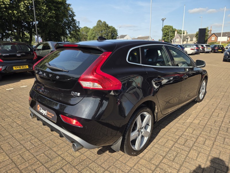 2019 (68) VOLVO V40 D2 [120] R DESIGN Nav Plus 5dr Geartronic 5645287