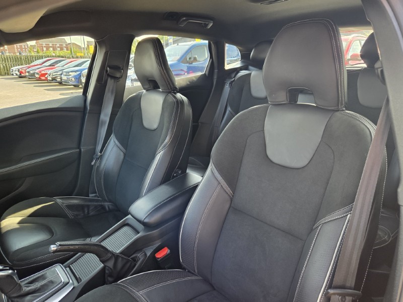 2019 (68) VOLVO V40 D2 [120] R DESIGN Nav Plus 5dr Geartronic 5645298