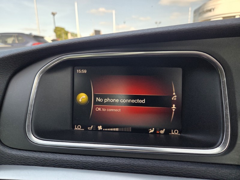 2019 (68) VOLVO V40 D2 [120] R DESIGN Nav Plus 5dr Geartronic 5645311