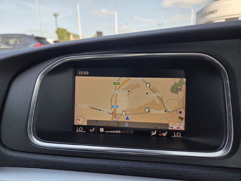 2019 (68) VOLVO V40 D2 [120] R DESIGN Nav Plus 5dr Geartronic 5645312