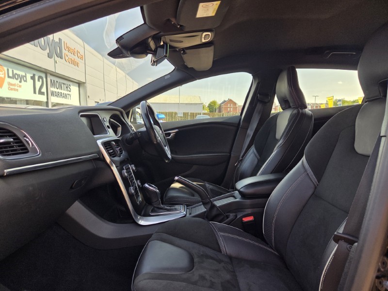 2019 (68) VOLVO V40 D2 [120] R DESIGN Nav Plus 5dr Geartronic 5645297
