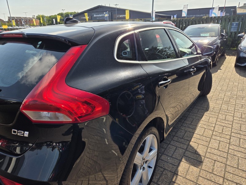 2019 (68) VOLVO V40 D2 [120] R DESIGN Nav Plus 5dr Geartronic 5645282