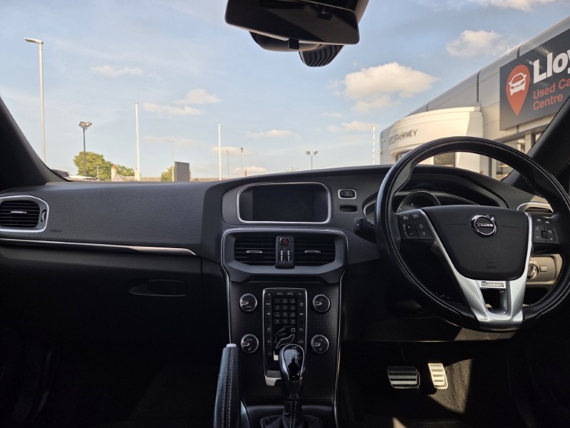 2019 (68) VOLVO V40 D2 [120] R DESIGN Nav Plus 5dr Geartronic 5645293