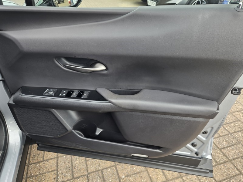 2023 (23) LEXUS UX 250h 2.0 F-Sport 5dr CVT [Nav] 5640025