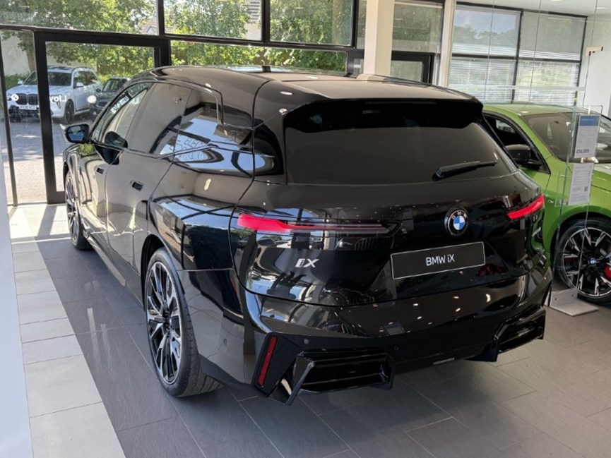 BMW iX