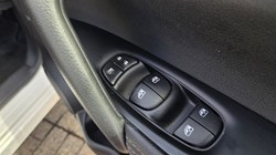 2020 (69) NISSAN QASHQAI 1.3 DiG-T N-Connecta 5dr 5640470