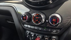 2018 (68) MINI COUNTRYMAN 2.0 Cooper D 5dr 5642421