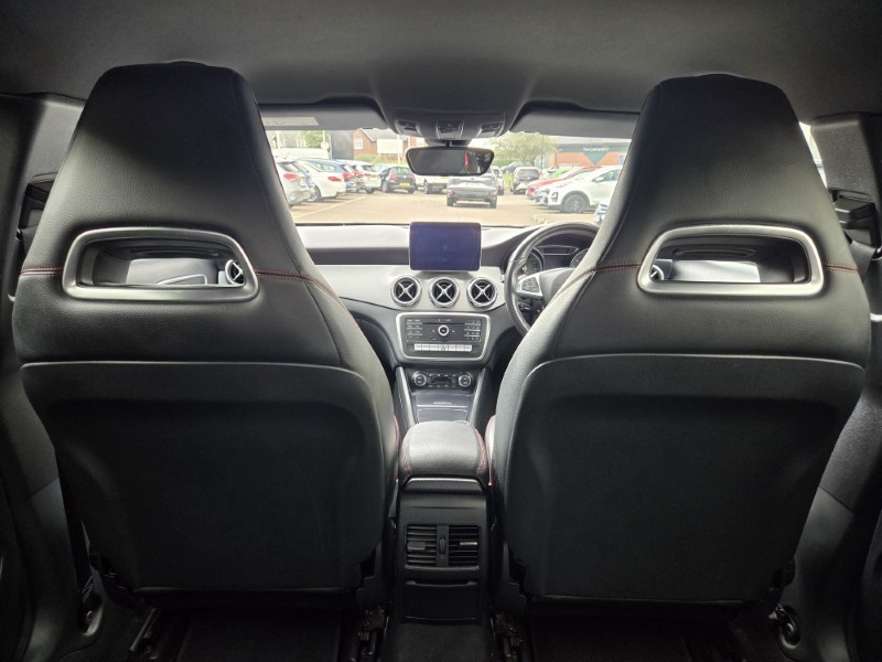 2020 (69) MERCEDES-BENZ GLA 180 AMG Line Edition 5dr Auto 5649511
