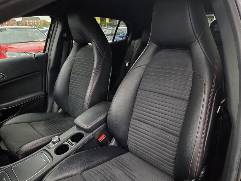 2020 (69) MERCEDES-BENZ GLA 180 AMG Line Edition 5dr Auto 5649522