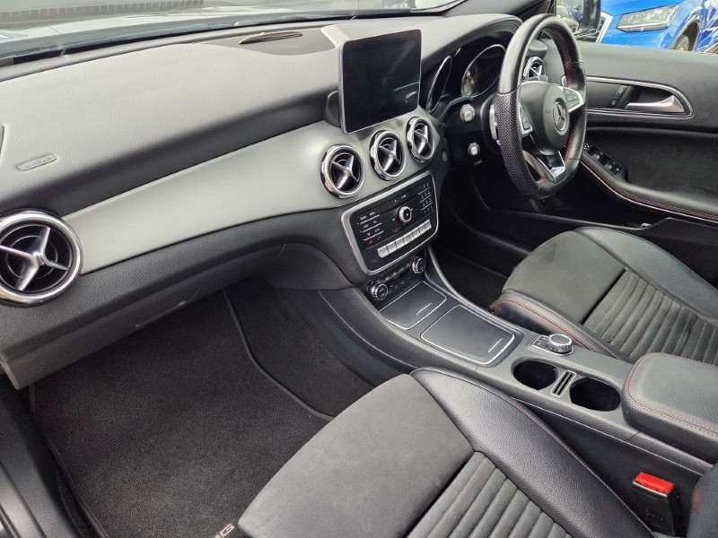 2020 (69) MERCEDES-BENZ GLA 180 AMG Line Edition 5dr Auto 5649520