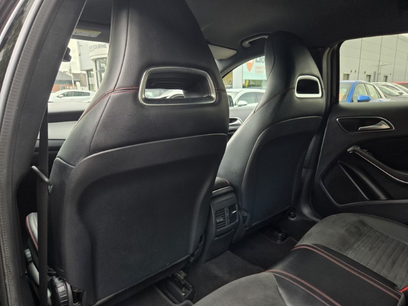 2020 (69) MERCEDES-BENZ GLA 180 AMG Line Edition 5dr Auto 5649513