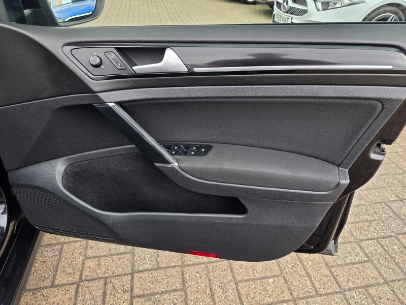 2016 (66) VOLKSWAGEN GOLF 1.6 TDI 110 GT Edition 5dr DSG 5649571