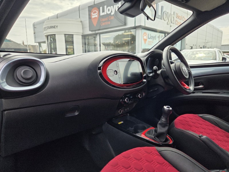 2023 (73) TOYOTA AYGO X 1.0 VVT-i Undercover 5dr 5674743