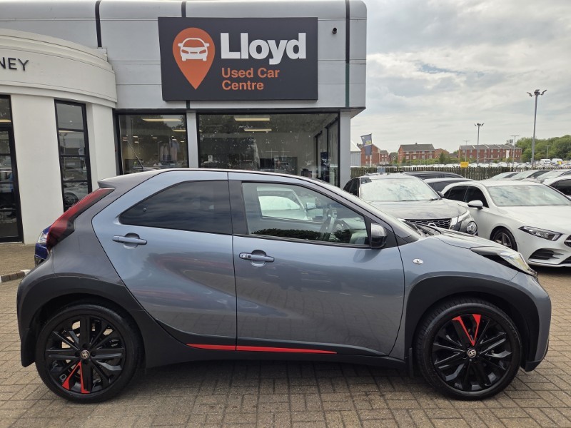 2023 (73) TOYOTA AYGO X 1.0 VVT-i Undercover 5dr 5674718