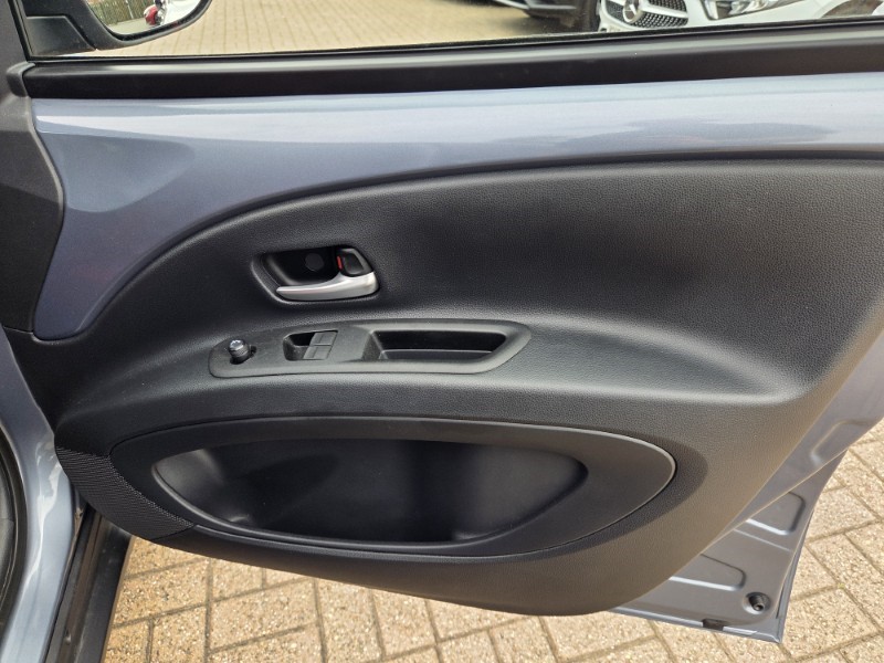 2023 (73) TOYOTA AYGO X 1.0 VVT-i Undercover 5dr 5674747