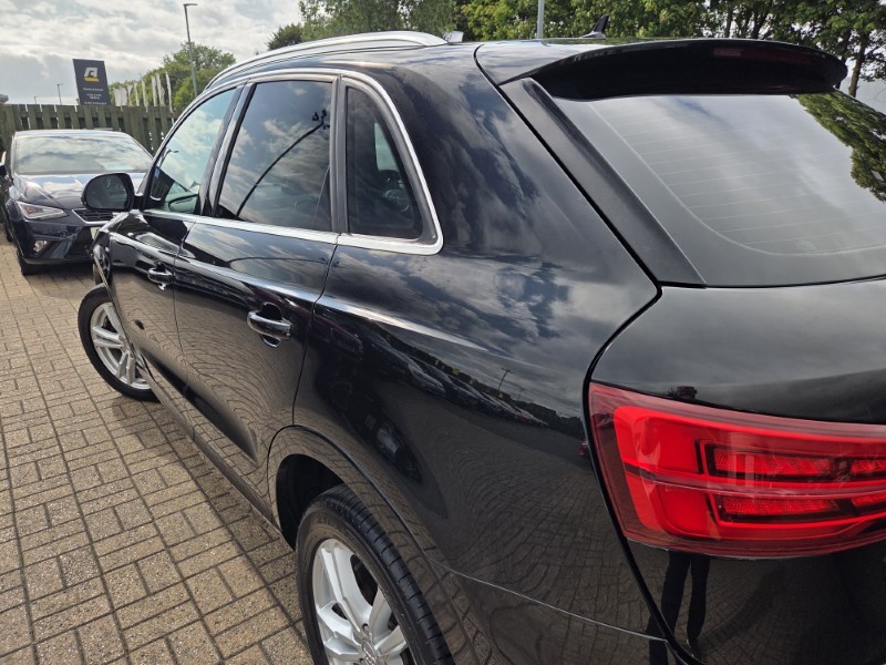 2017 (17) AUDI Q3 2.0 TDI Quattro S Line Edition 5dr S Tronic 5657493
