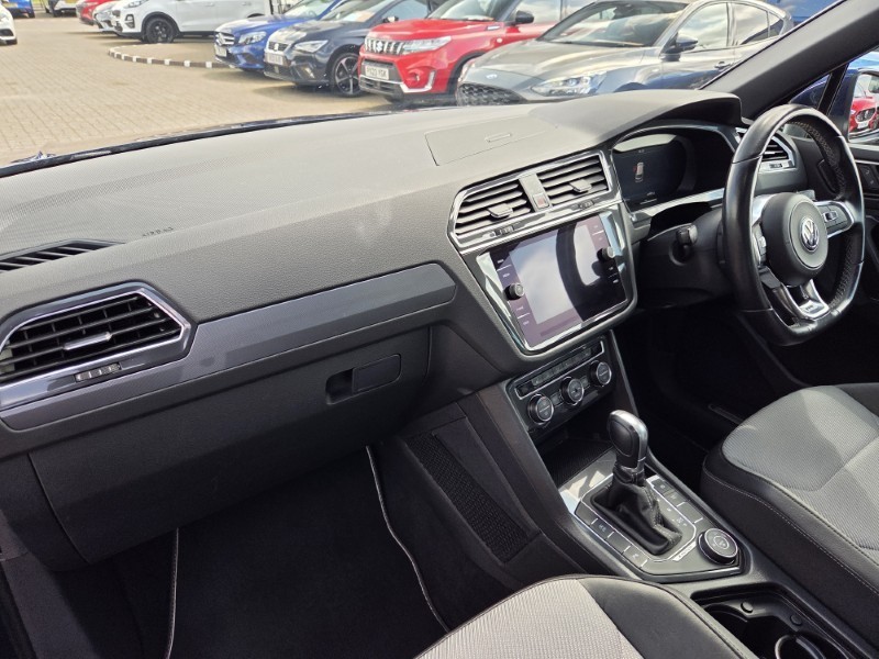 2018 (18) VOLKSWAGEN TIGUAN 2.0 TSi 180 4Motion R-Line 5dr DSG 5651271
