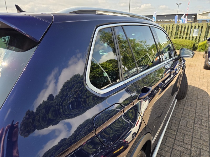 2018 (18) VOLKSWAGEN TIGUAN 2.0 TSi 180 4Motion R-Line 5dr DSG 5651254