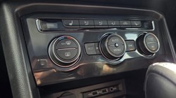 2018 (18) VOLKSWAGEN TIGUAN 2.0 TSi 180 4Motion R-Line 5dr DSG 5651288