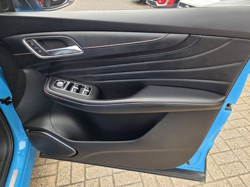 2023 (73) MG MOTOR UK HS 1.5 T-GDI Trophy 5dr DCT 5659361