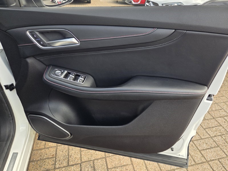 2023 (72) MG MOTOR UK HS 1.5 T-GDI PHEV Excite 5dr Auto 5656328