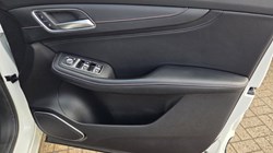 2023 (72) MG MOTOR UK HS 1.5 T-GDI PHEV Excite 5dr Auto 5656328