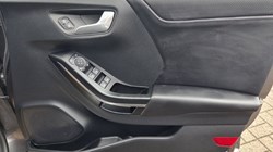 2021 (21) FORD PUMA 1.0 EcoBoost Hybrid mHEV 155 ST-Line Vignale 5dr 5680013