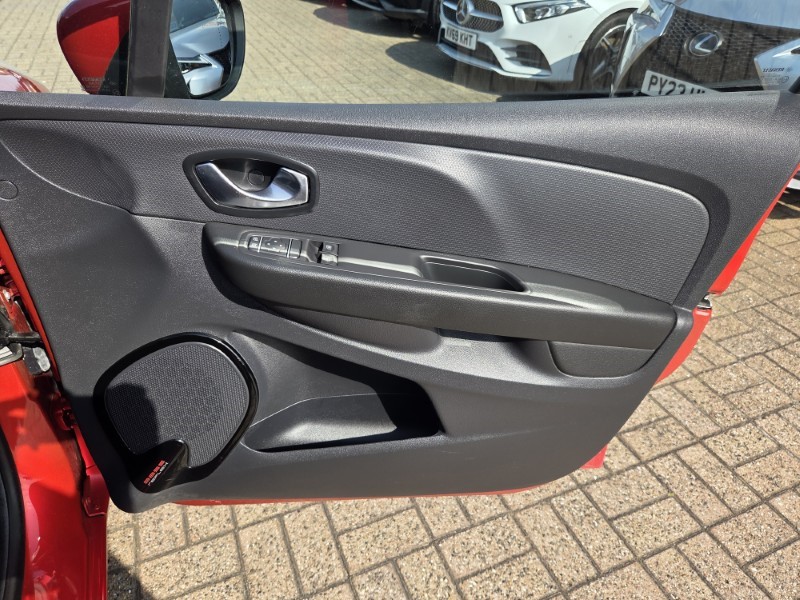 2018 (68) RENAULT CLIO 0.9 TCE 90 Play 5dr 5674916