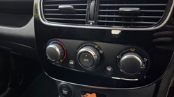 2018 (68) RENAULT CLIO 0.9 TCE 90 Play 5dr 5674923
