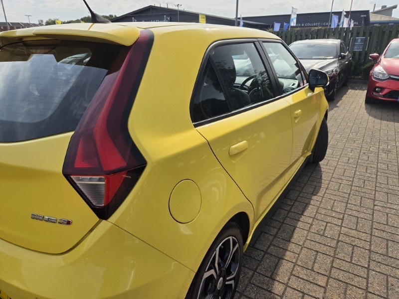 2021 (71) MG MOTOR UK MG3 1.5 VTi-TECH Exclusive 5dr [Navigation] 5675254