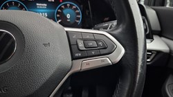 2020 (70) VOLKSWAGEN GOLF 1.5 TSI Life 5dr 5683310