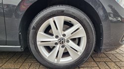 2020 (70) VOLKSWAGEN GOLF 1.5 TSI Life 5dr 5683280