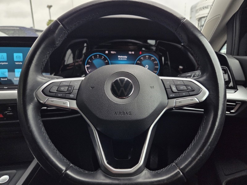 2020 (70) VOLKSWAGEN GOLF 1.5 TSI Life 5dr 5683311