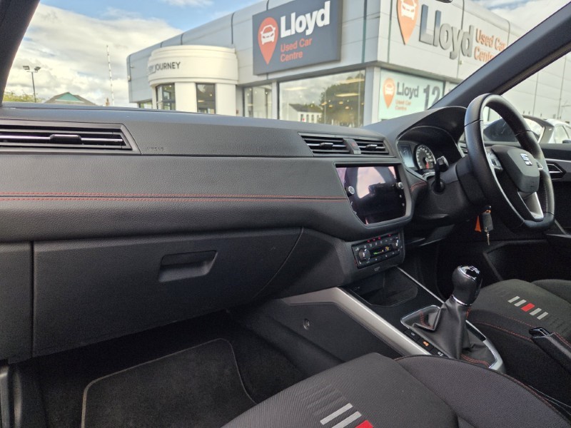 2021 (21) SEAT ARONA 1.0 TSI 110 FR Red Edition 5dr 5686452
