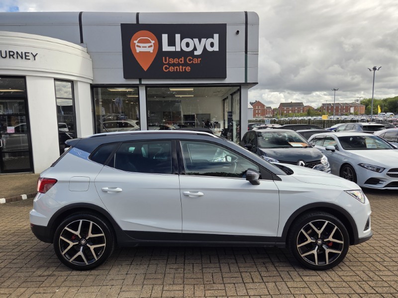 2021 (21) SEAT ARONA 1.0 TSI 110 FR Red Edition 5dr 5686426