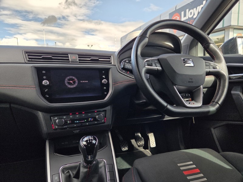 2021 (21) SEAT ARONA 1.0 TSI 110 FR Red Edition 5dr 5686449