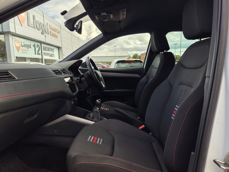 2021 (21) SEAT ARONA 1.0 TSI 110 FR Red Edition 5dr 5686453