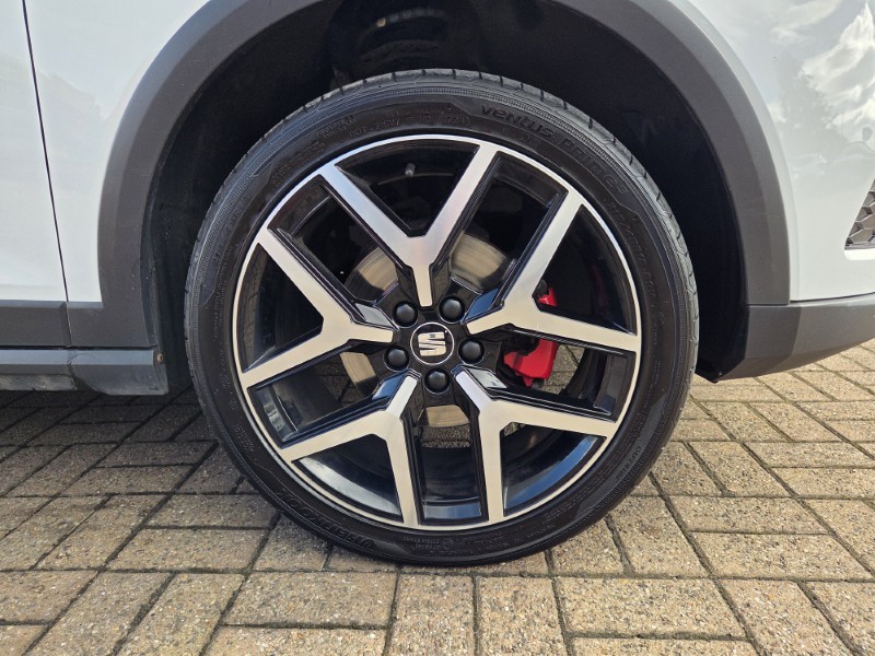 2021 (21) SEAT ARONA 1.0 TSI 110 FR Red Edition 5dr 5686427