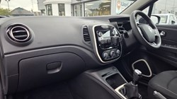 2019 (19) RENAULT CAPTUR 0.9 TCE 90 Play 5dr 5683640