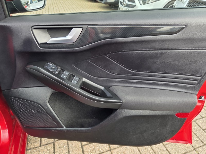 2023 (23) FORD FOCUS 1.0 EcoBoost Hybrid mHEV ST-Line 5dr Auto 5680962