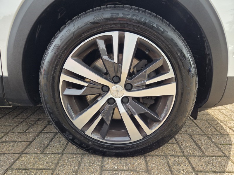 2022 (22) PEUGEOT 3008 1.6 Hybrid 225 Allure Premium 5dr e-EAT8 5694037