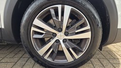 2022 (22) PEUGEOT 3008 1.6 Hybrid 225 Allure Premium 5dr e-EAT8 5694037