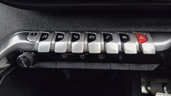 2022 (22) PEUGEOT 3008 1.6 Hybrid 225 Allure Premium 5dr e-EAT8 5694071