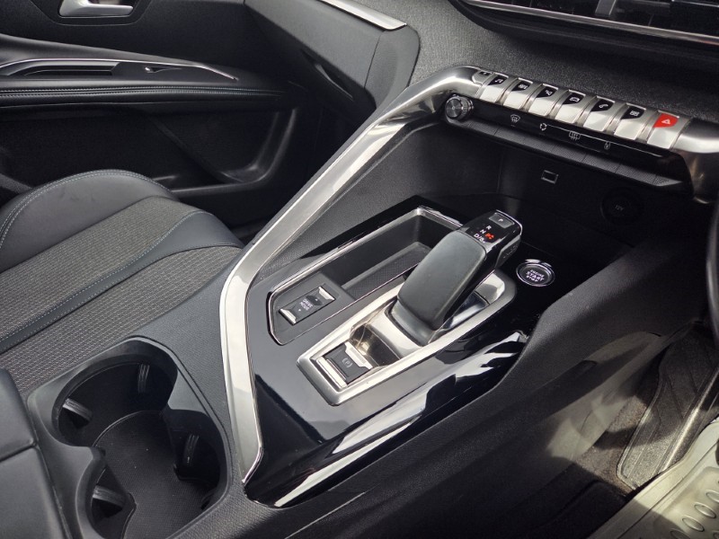 2022 (22) PEUGEOT 3008 1.6 Hybrid 225 Allure Premium 5dr e-EAT8 5694070