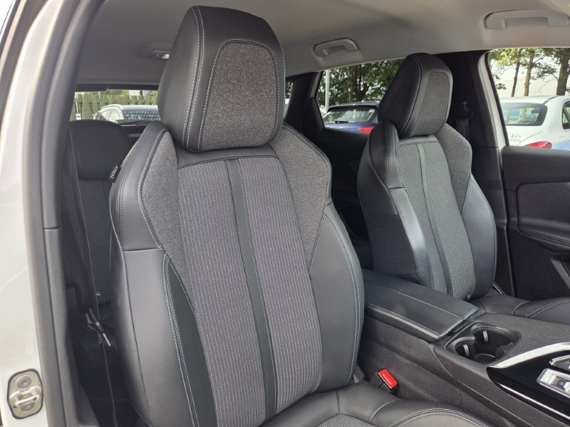 2022 (22) PEUGEOT 3008 1.6 Hybrid 225 Allure Premium 5dr e-EAT8 5694064