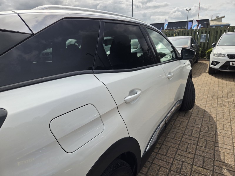 2022 (22) PEUGEOT 3008 1.6 Hybrid 225 Allure Premium 5dr e-EAT8 5694047