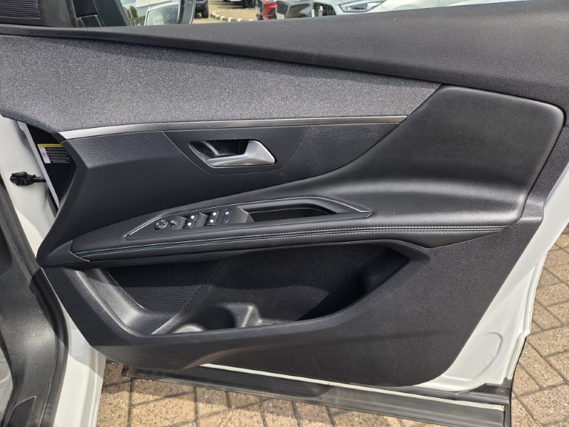 2022 (22) PEUGEOT 3008 1.6 Hybrid 225 Allure Premium 5dr e-EAT8 5694065
