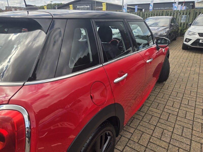 2017 (67) MINI HATCHBACK 1.5 Cooper 5dr 5699015