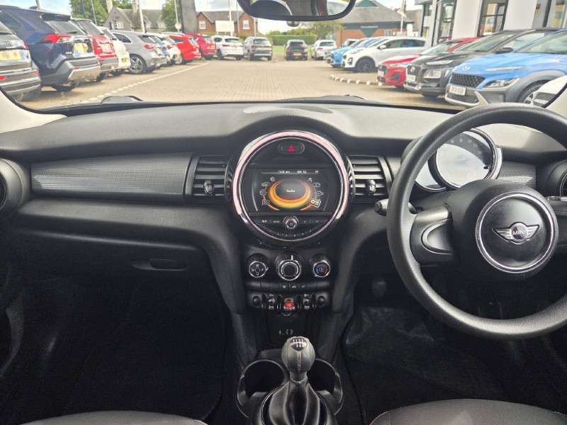 2017 (67) MINI HATCHBACK 1.5 Cooper 5dr 5699025