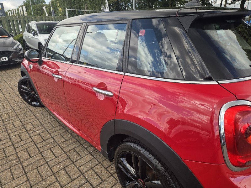 2017 (67) MINI HATCHBACK 1.5 Cooper 5dr 5699014